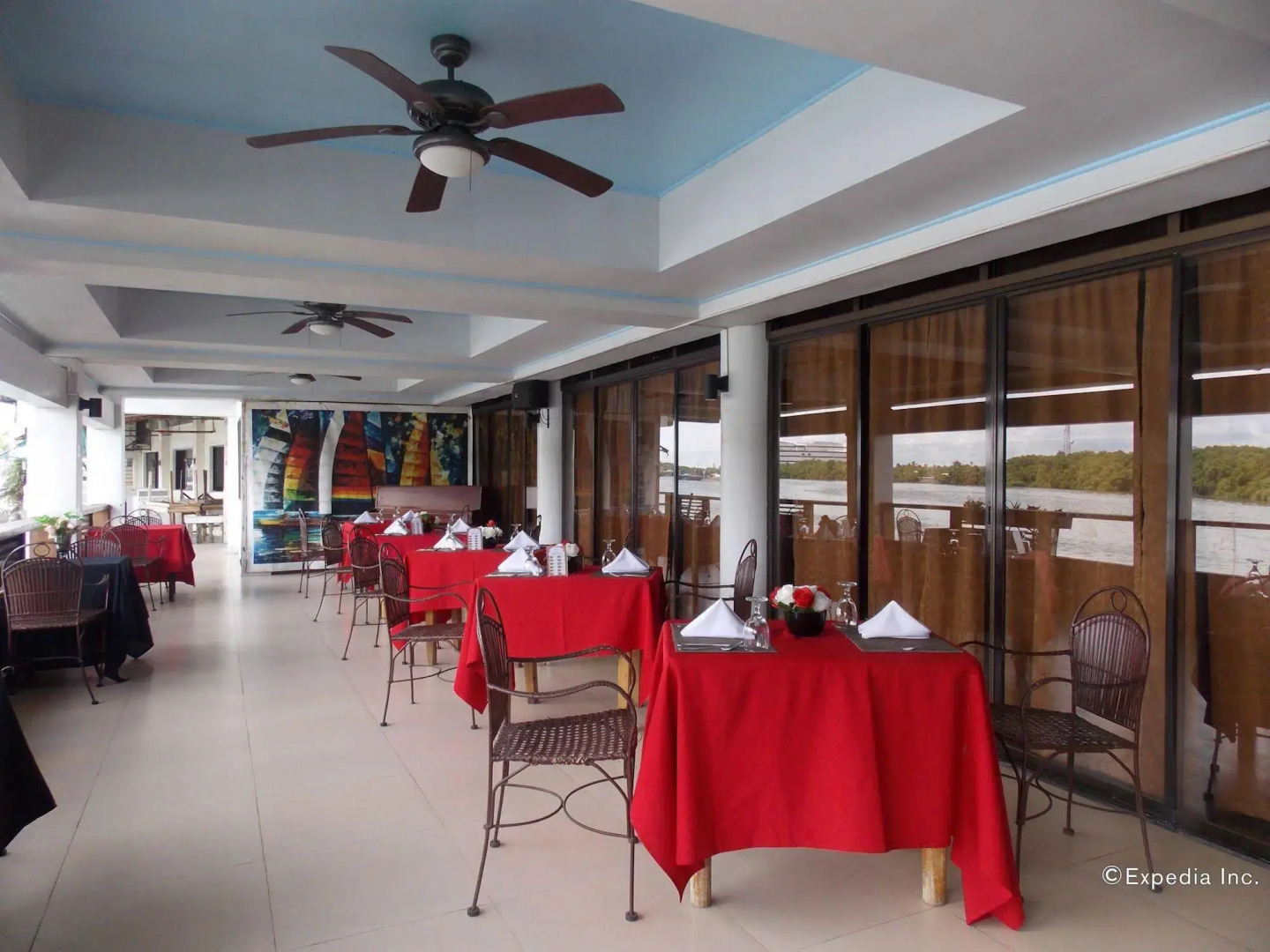 Regatta Residence Hotel