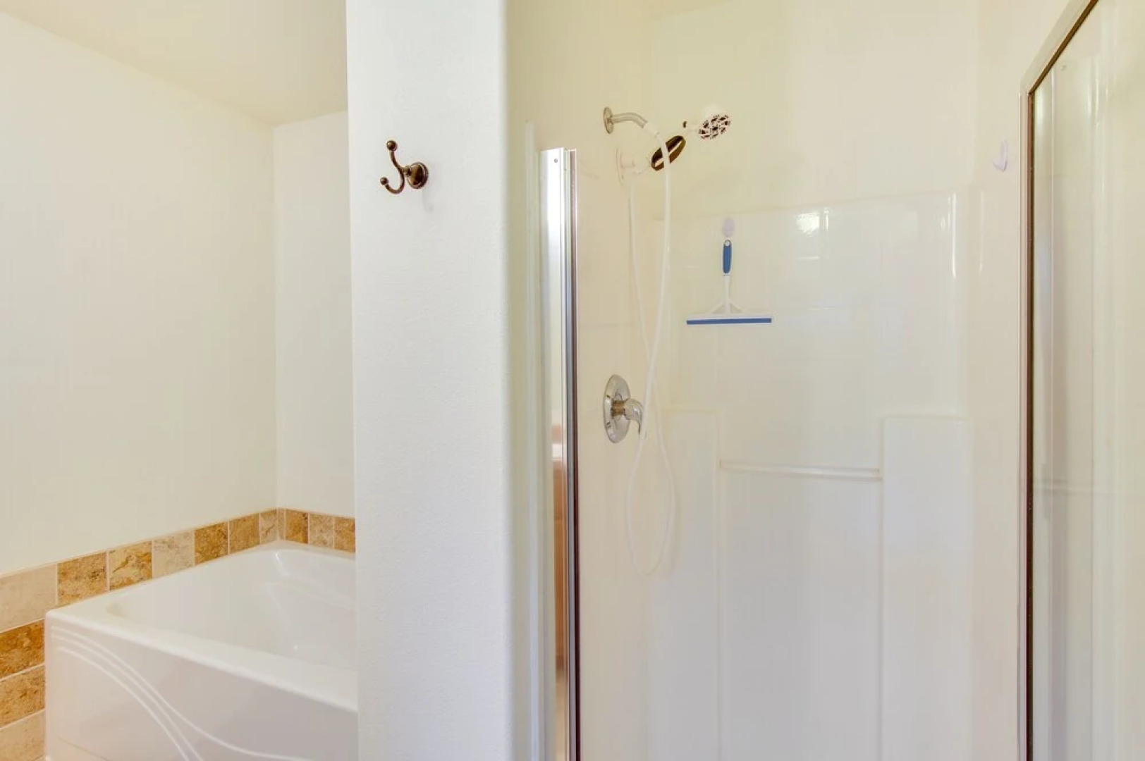 Wfh-friendly Townhome Rental Near Ferry in Everett