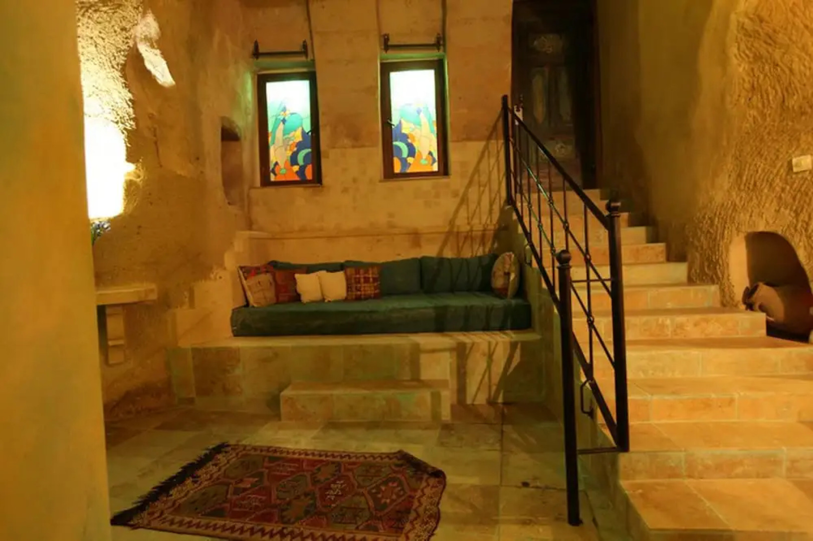 Blue Valley Cave Hotel