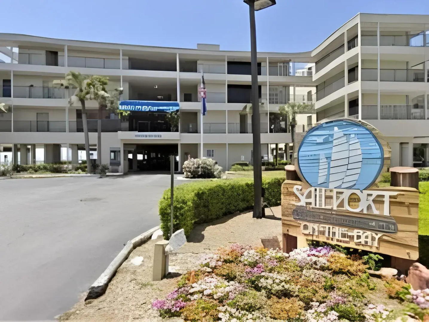 Sailport Waterfront Suites