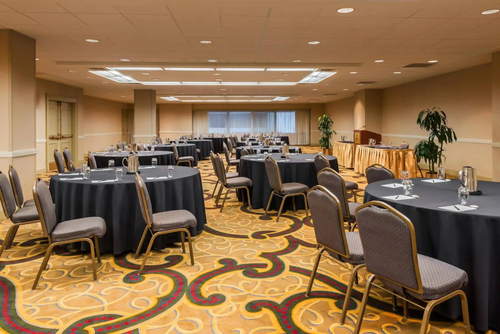 Hilton Indianapolis Hotel & Suites