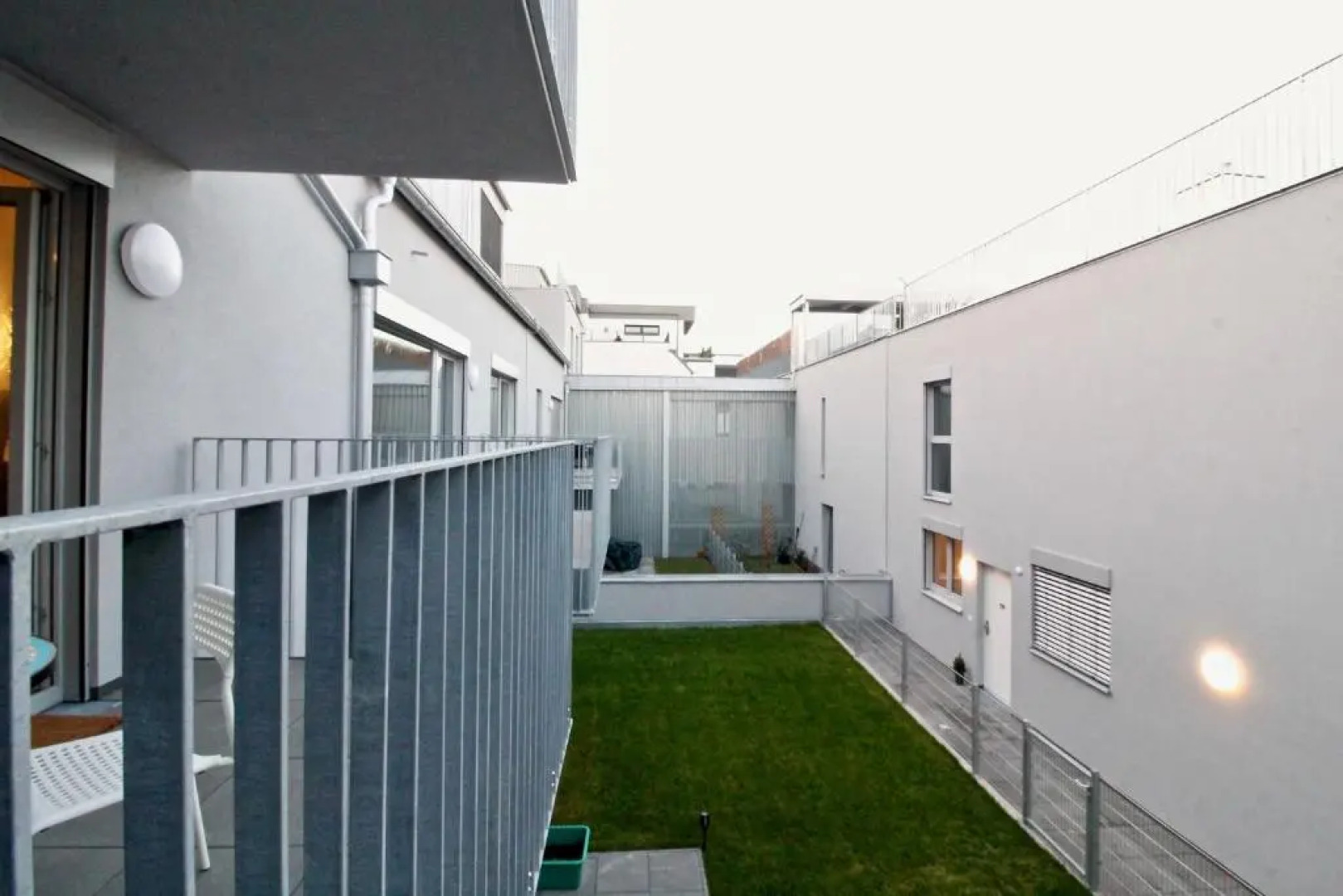 Balcony/Pool/Free Parking Garage Studio