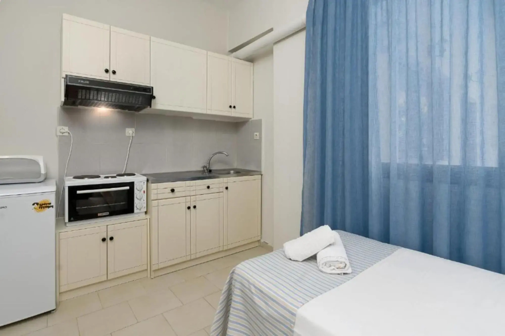 Anthos Apartments