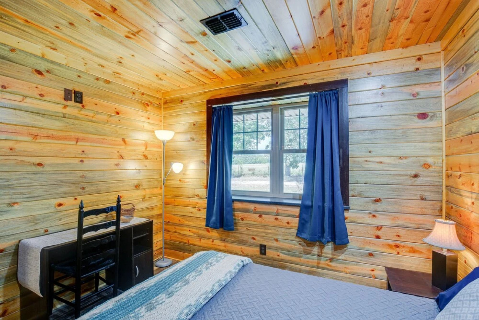 Fire Pit at Dog-friendly Countryside Quitman Cabin