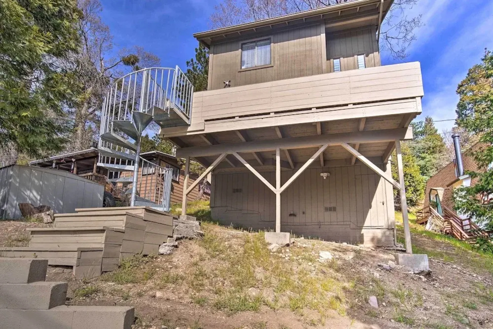 Crestline Cabin w/ Deck: 1 Mi to Lake Gregory