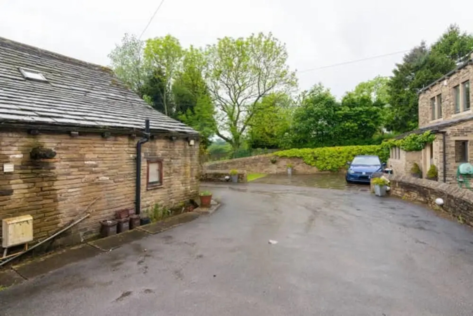 Charming 3-bed House in Halifax w/ Private Garden