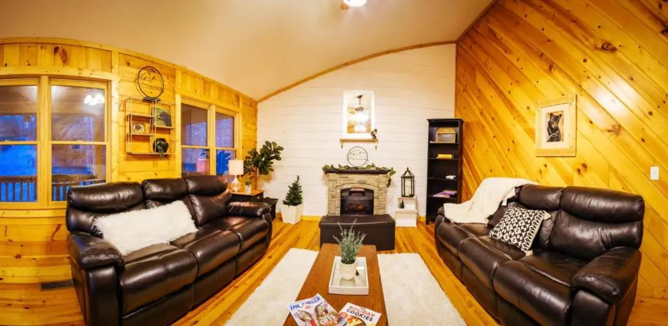 FAMILY FRIENDLY, Hot Tub, Fire pit, Pool Table, 2 Acres