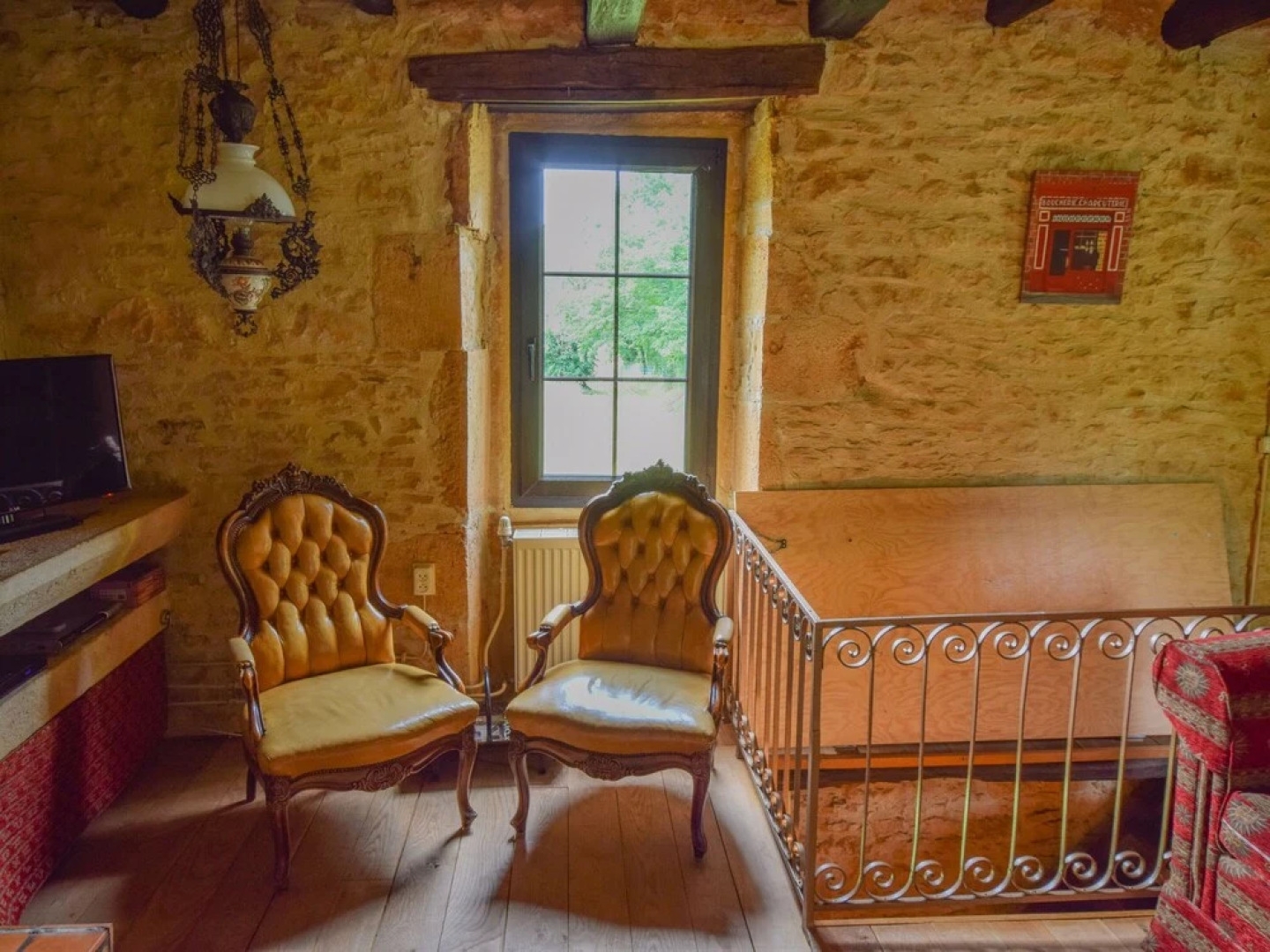 Spacious Villa in Puy-l'évêque With Swimming Pool