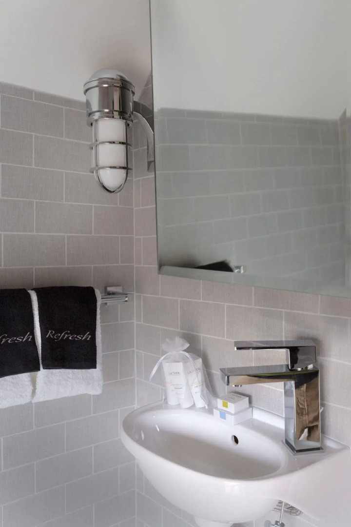 The Sydney, The Edgartown Collection