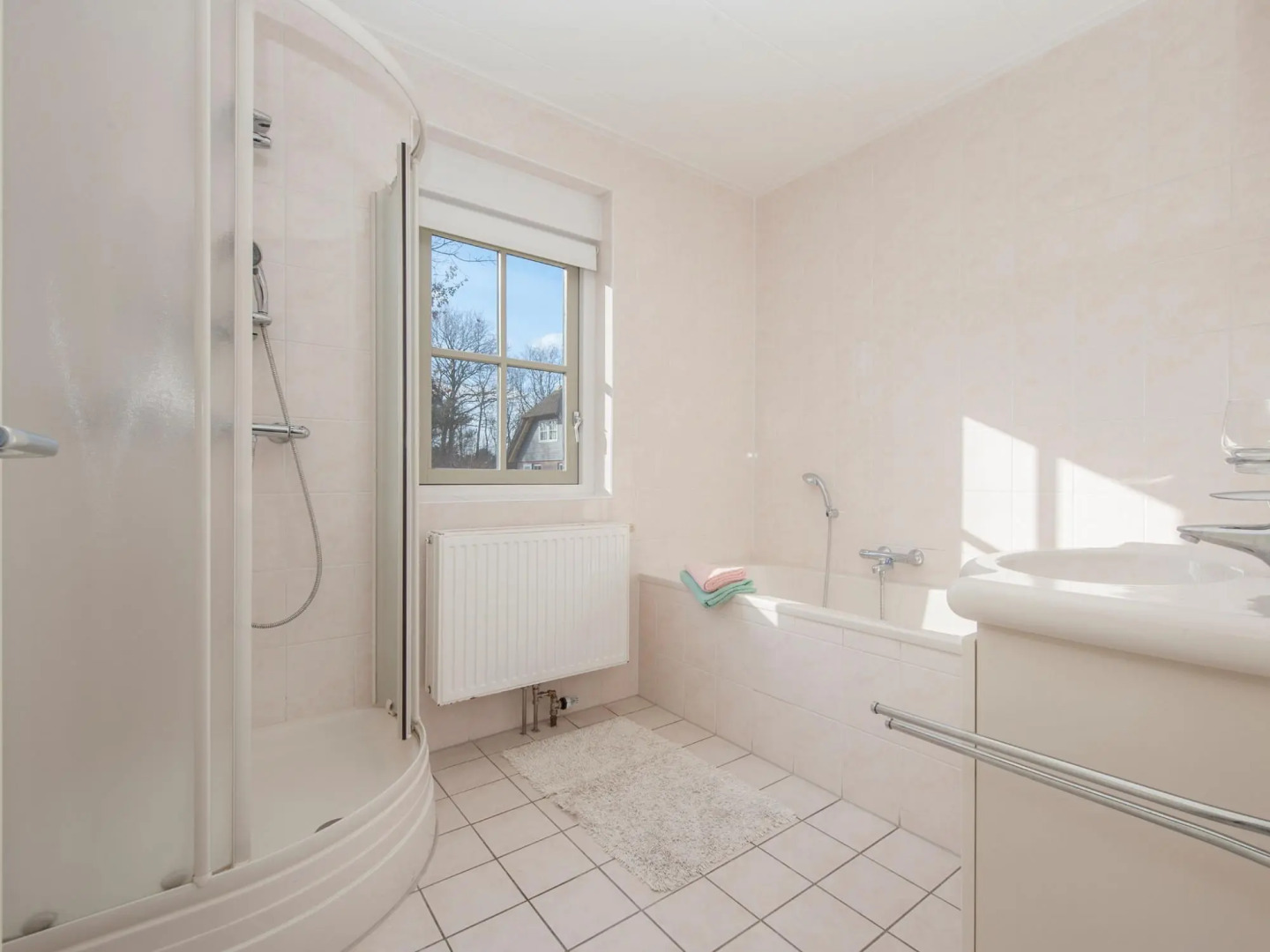 Beautiful holiday home with 2 bathrooms, 2 km from Appelscha