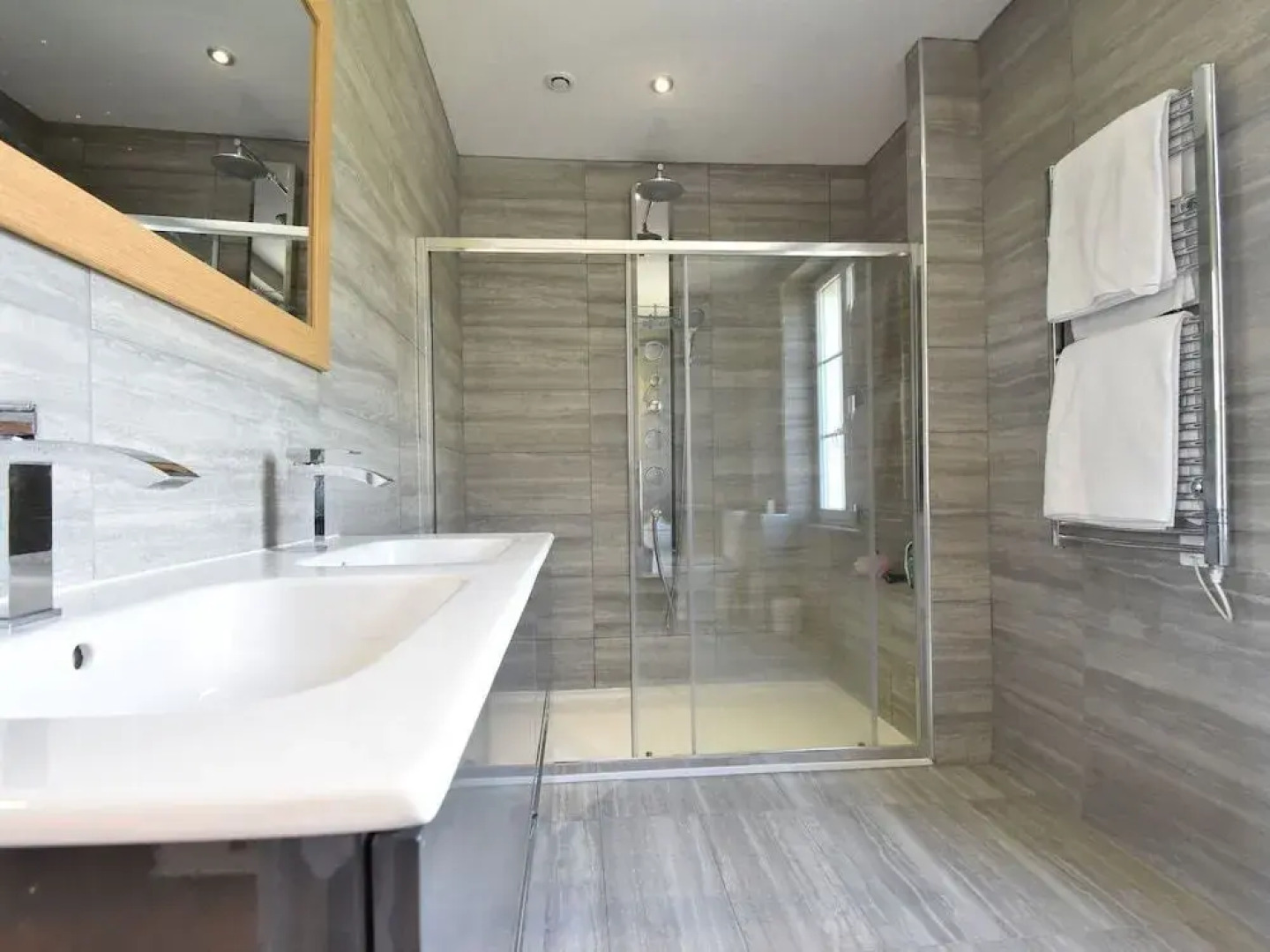 Cozy Mansion in Montreuil-la-cambe With Garden