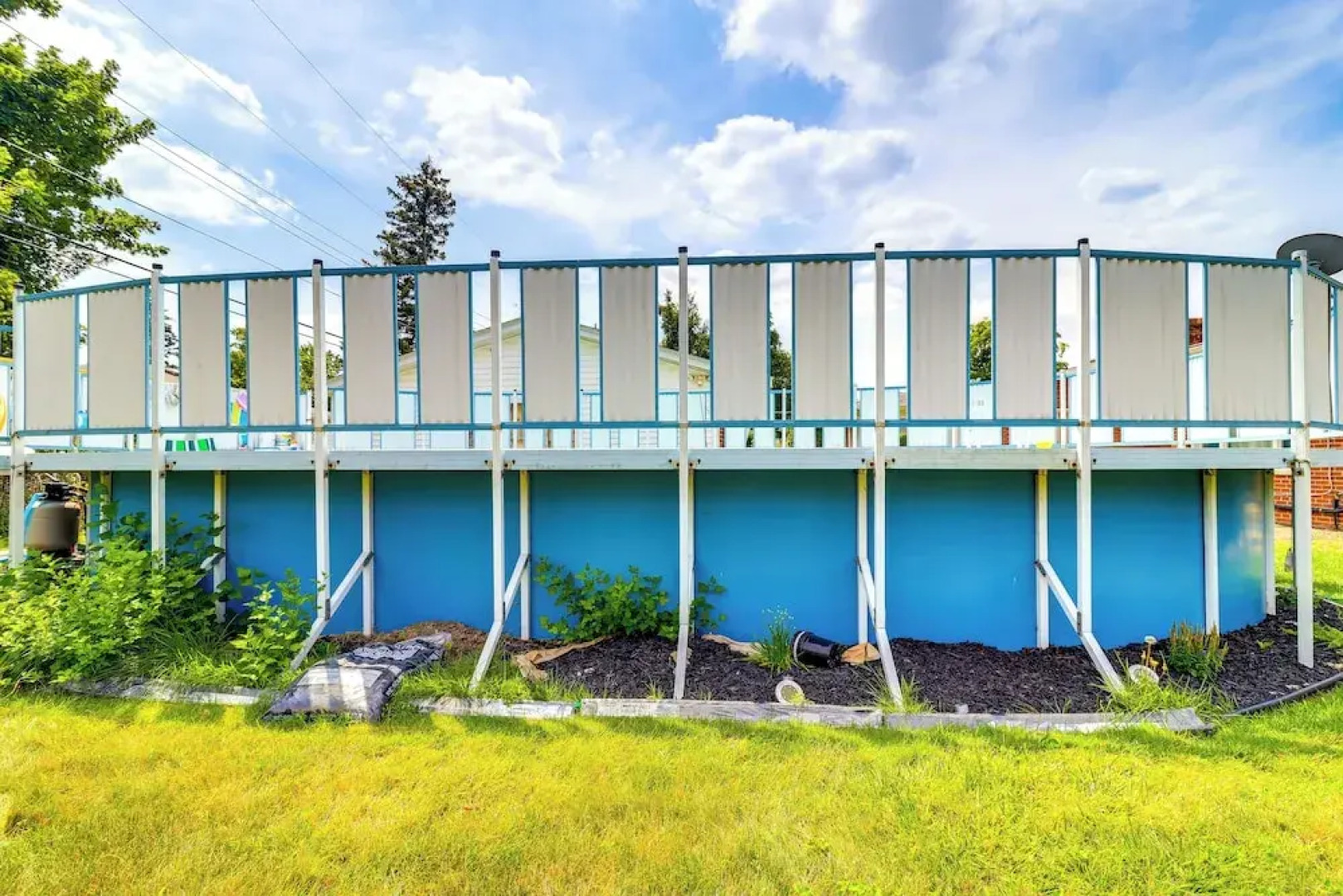 Detroit Home w/ Pool & Yard, 15 Mi to Downtown!