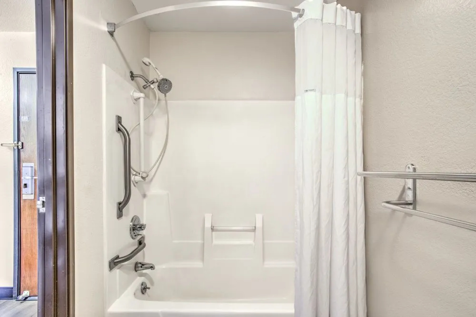 Days Inn Le Roy/Bloomington Southeast