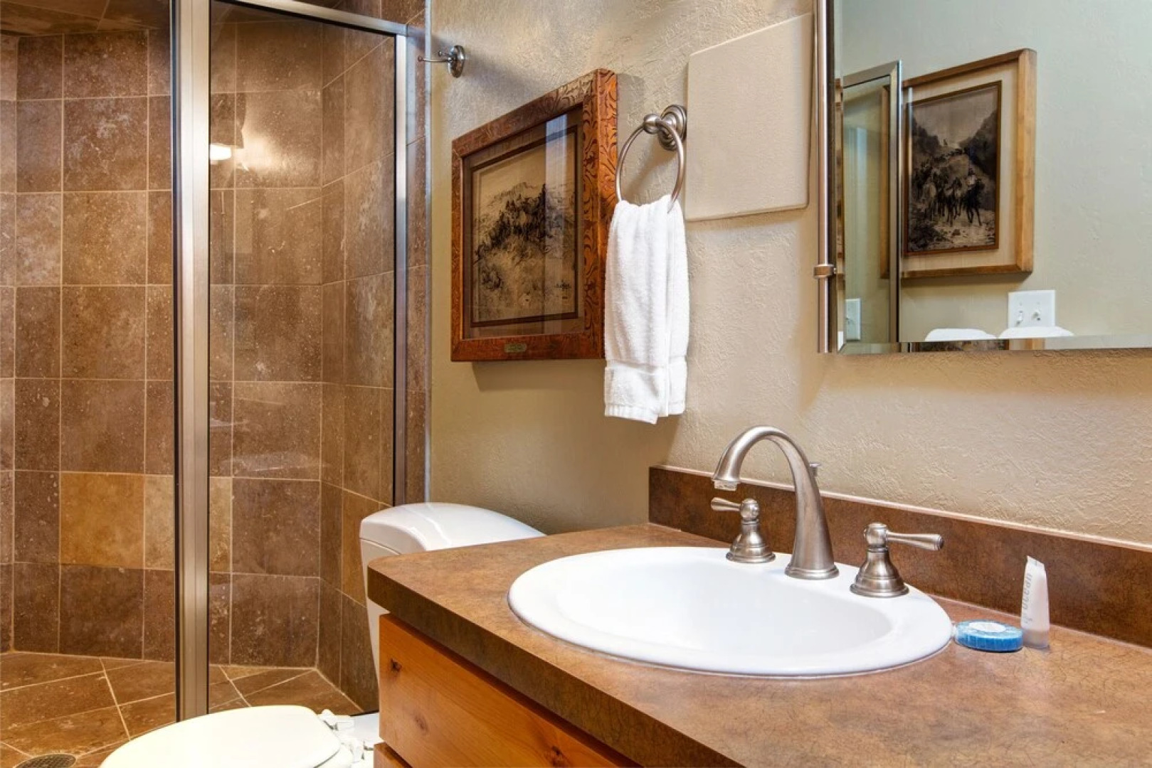 2BR Empire House Condo by RedAwning