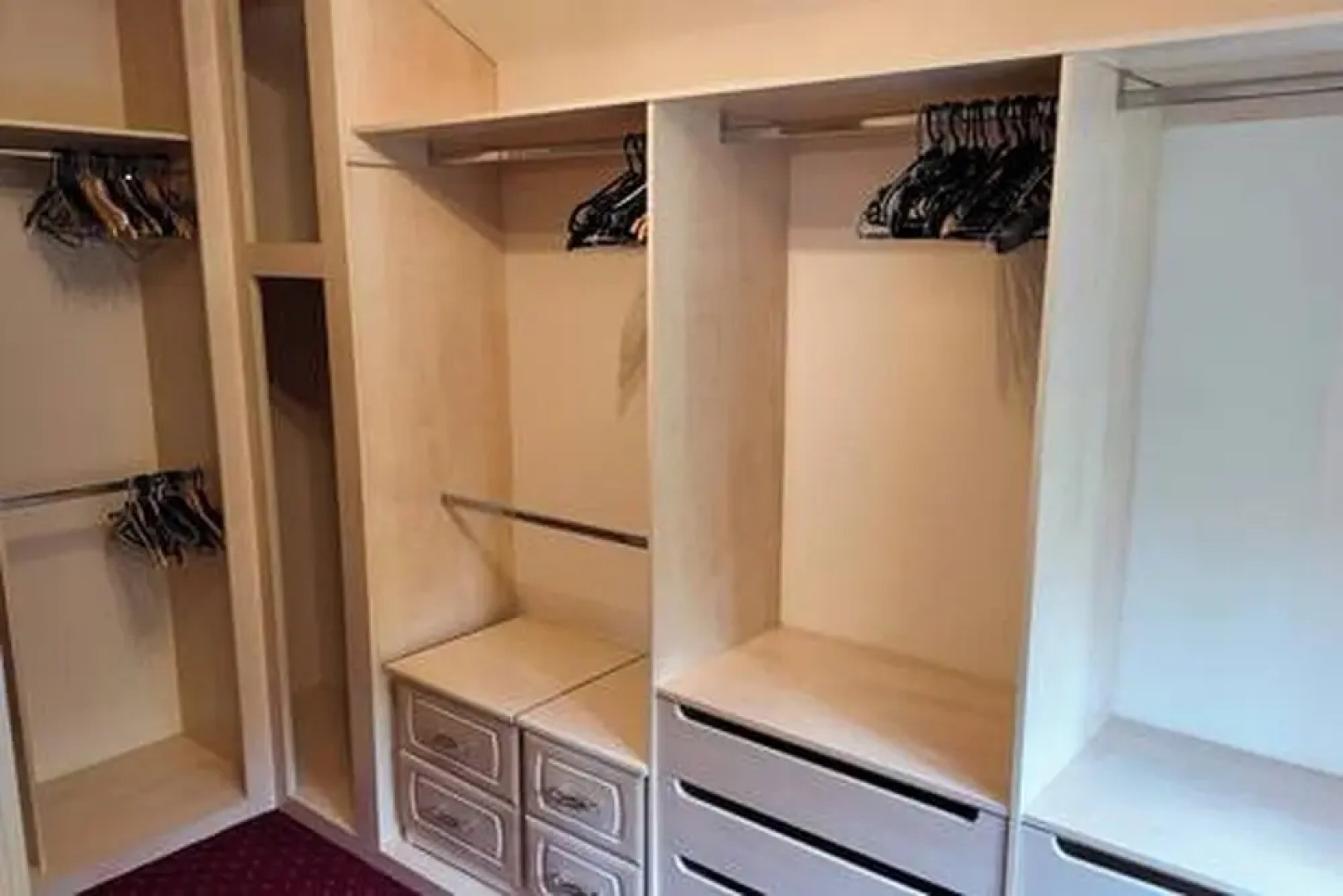 Stratford 4 BR Family Mansion With Pool, Gym & BBQ