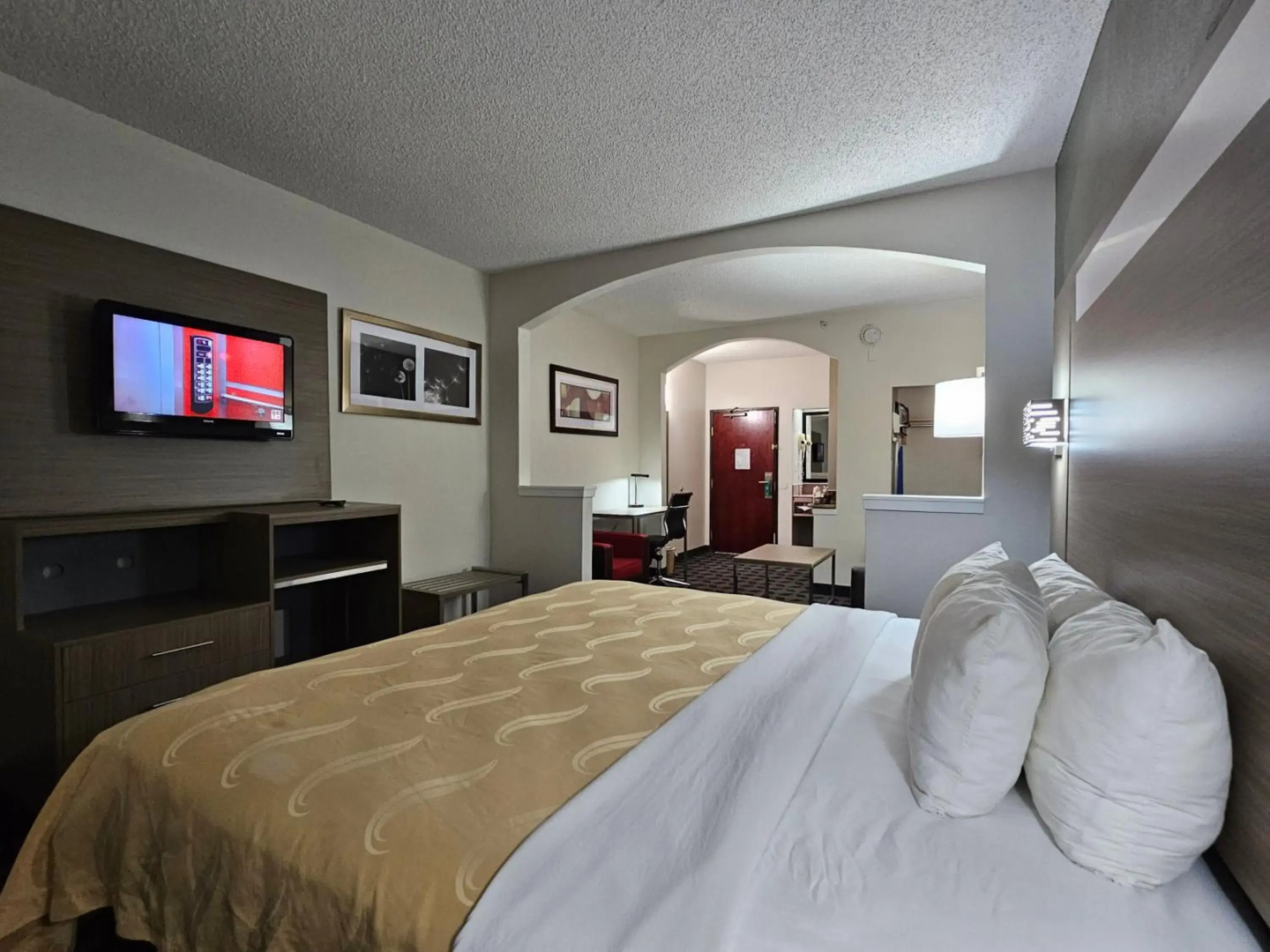 Quality Inn & Suites Irving DFW Airport South