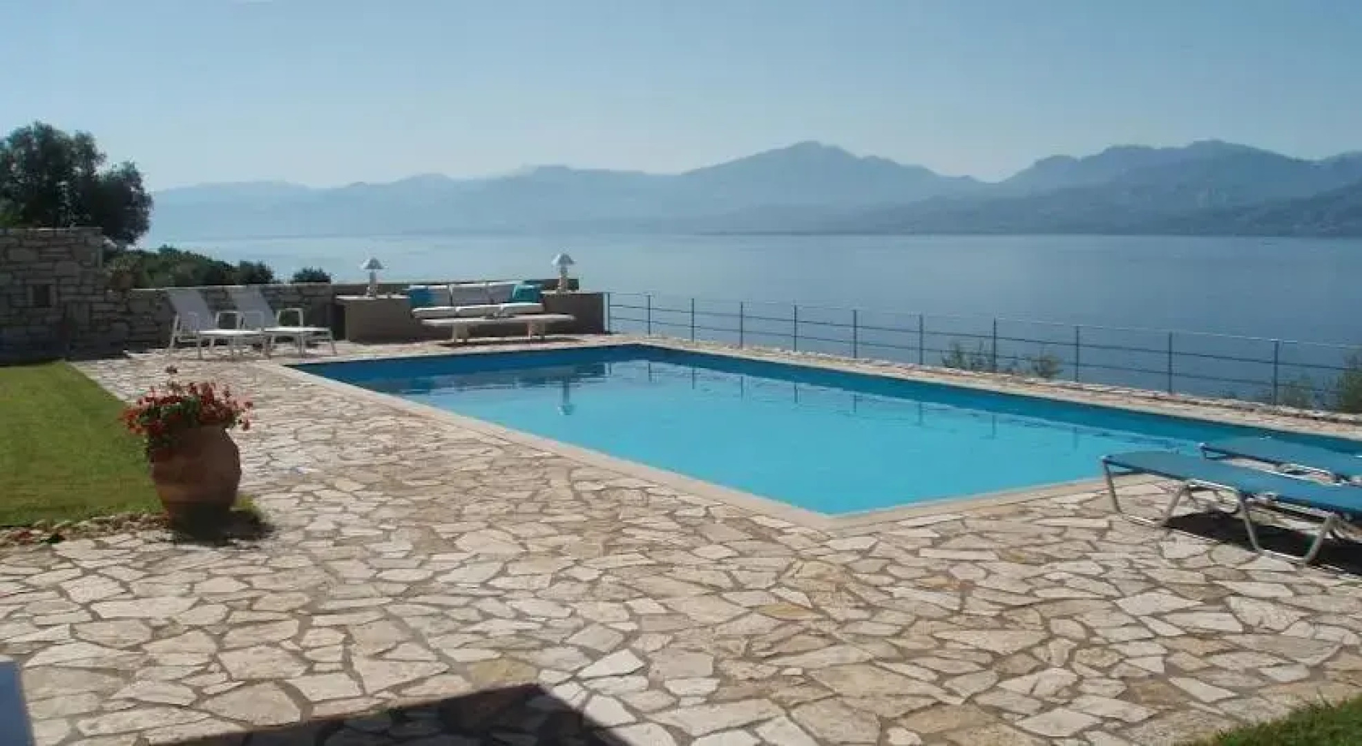 Skaloma Villas Art 1