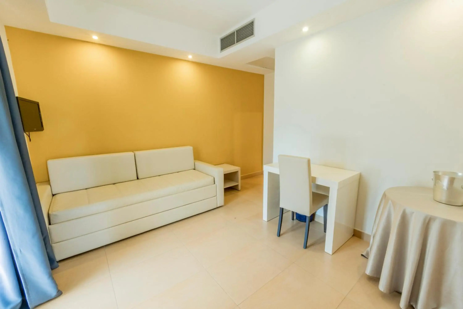 Prince Franklyn Hotel