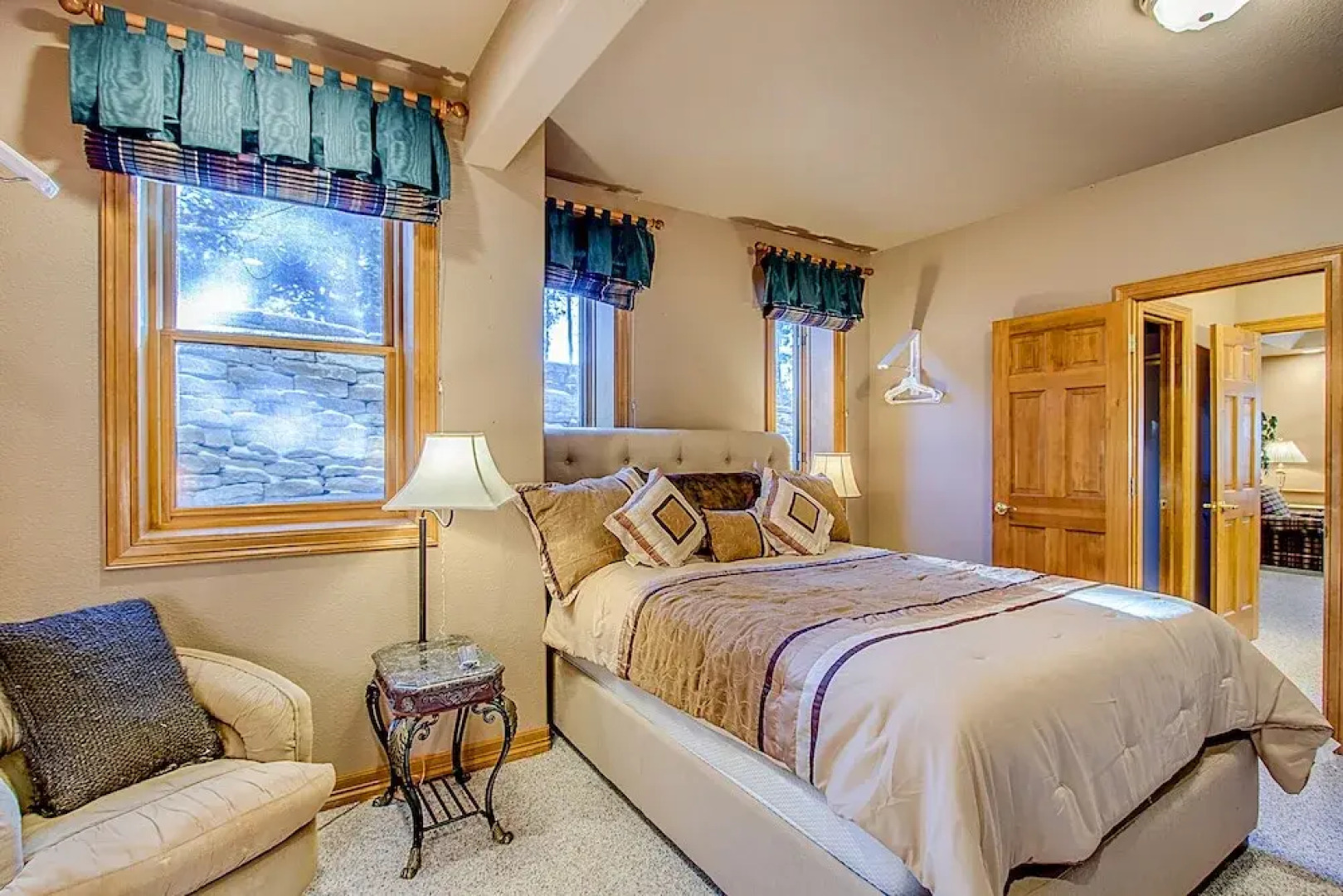 3bdwhere the Foxes Runluxurious, Usaf Academy