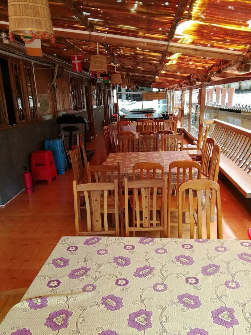 Spring Orchid Youth Hotel