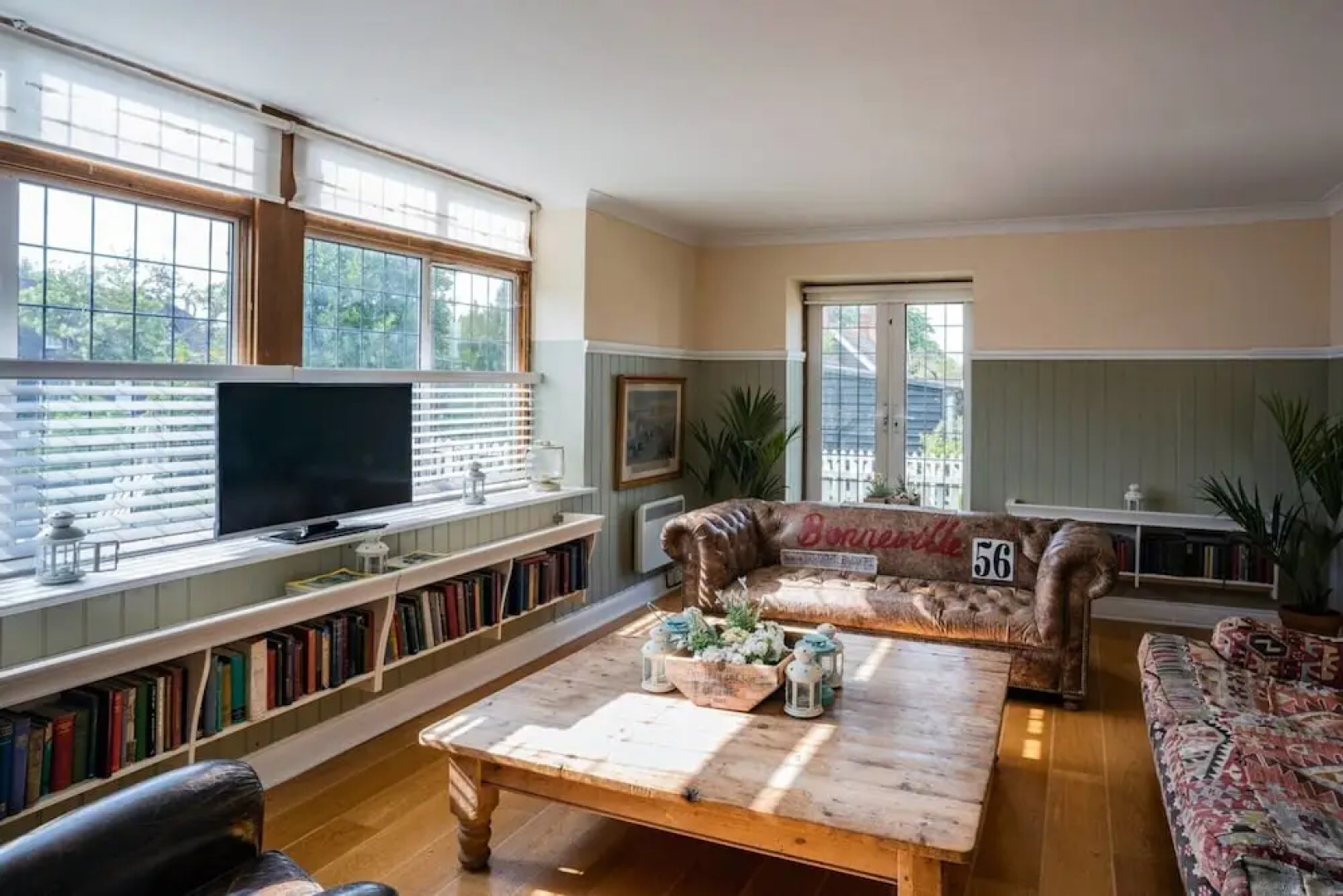 Garden House / 5-bed Home on Osea Island, Essex