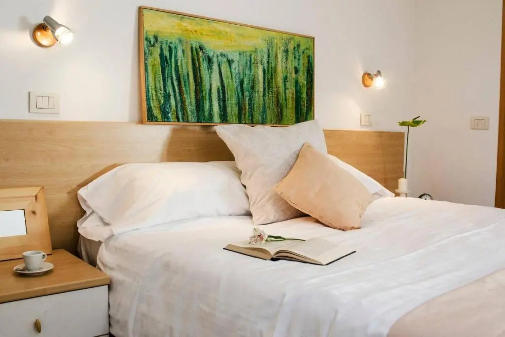 ALTIDO Lively 2 bedroom Apt with Parking close to Como