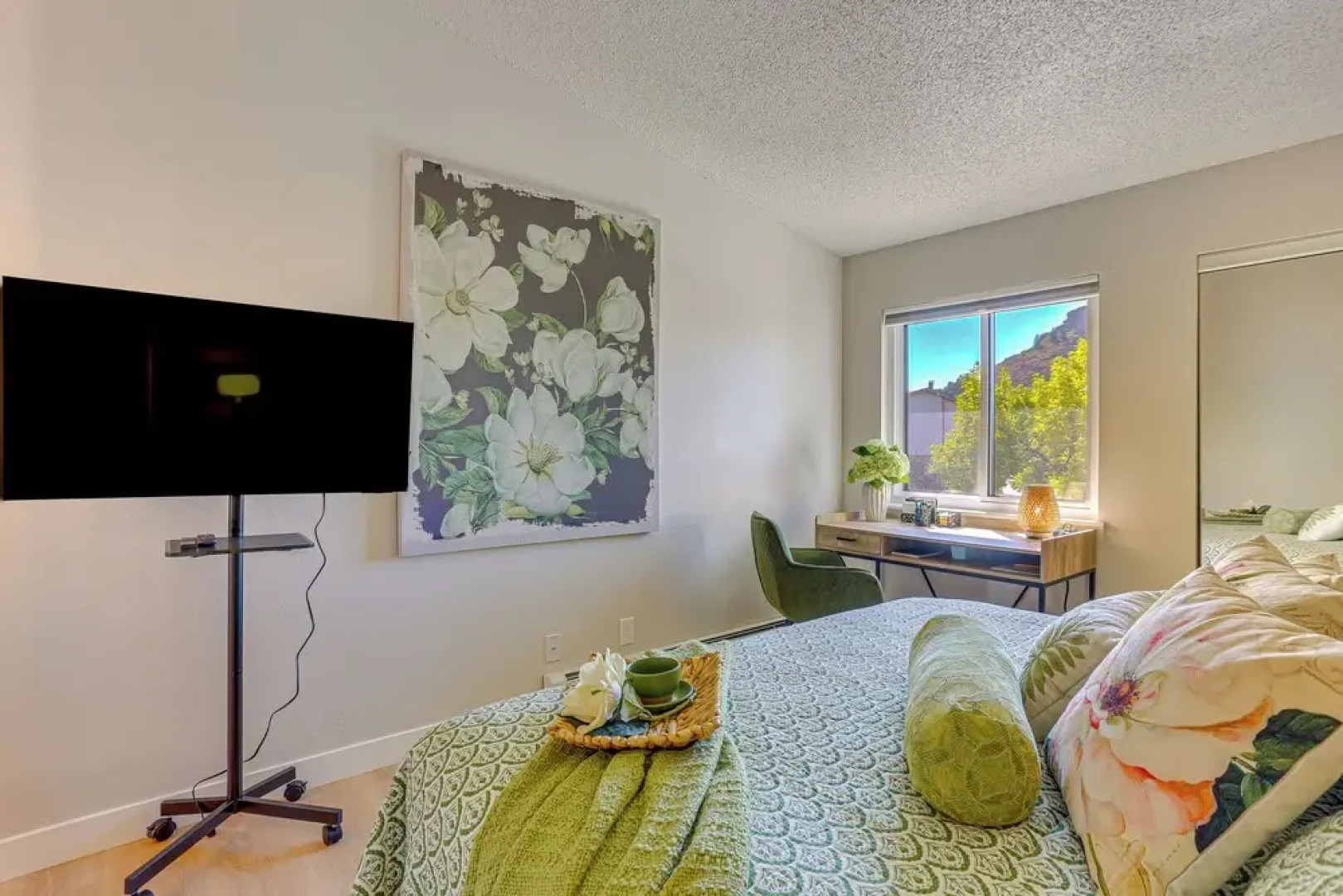 1 Mi to Dtwn: Condo w/ Pool Access in Castle Rock