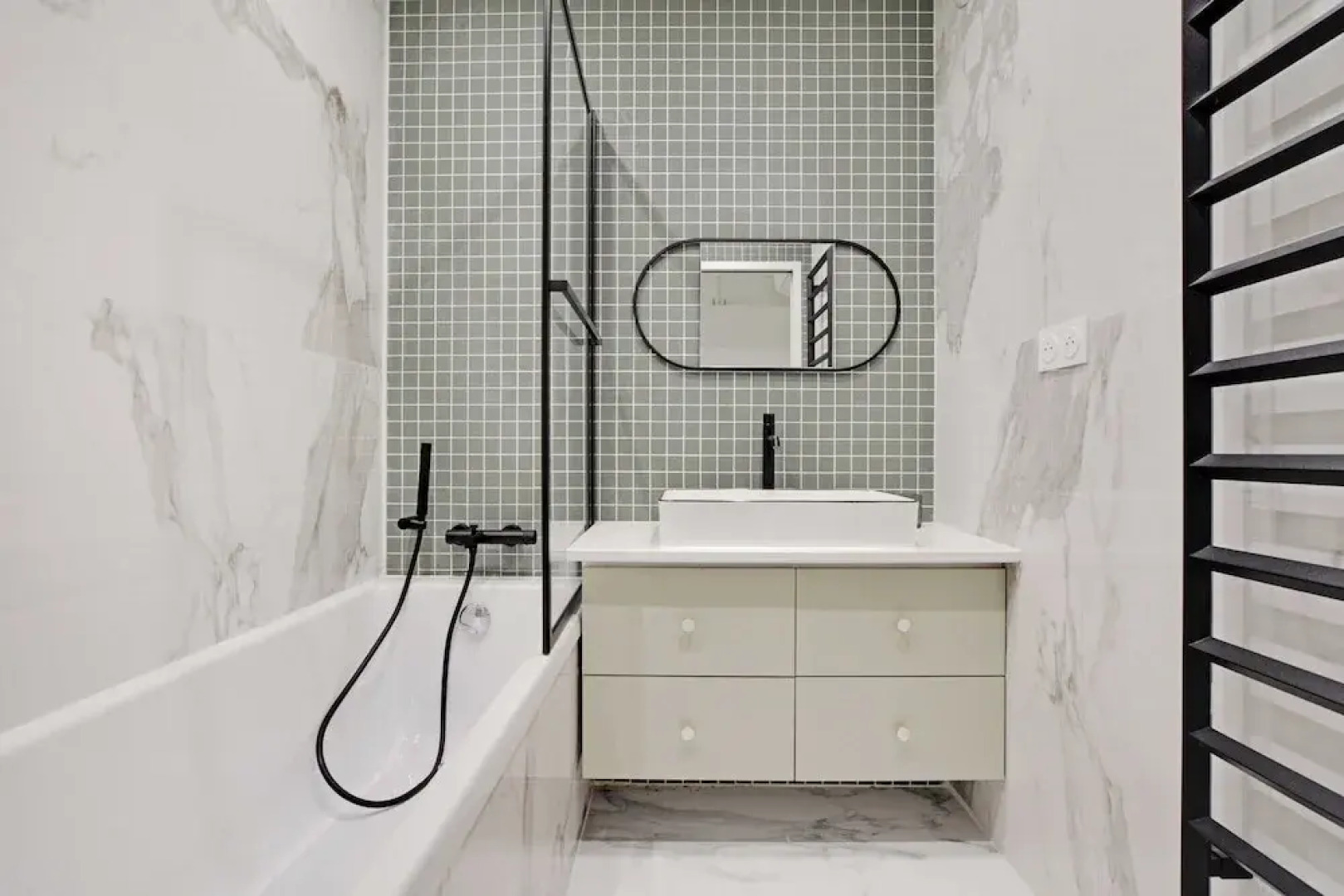 Modern, Spacious Apartment Just Outside Paris