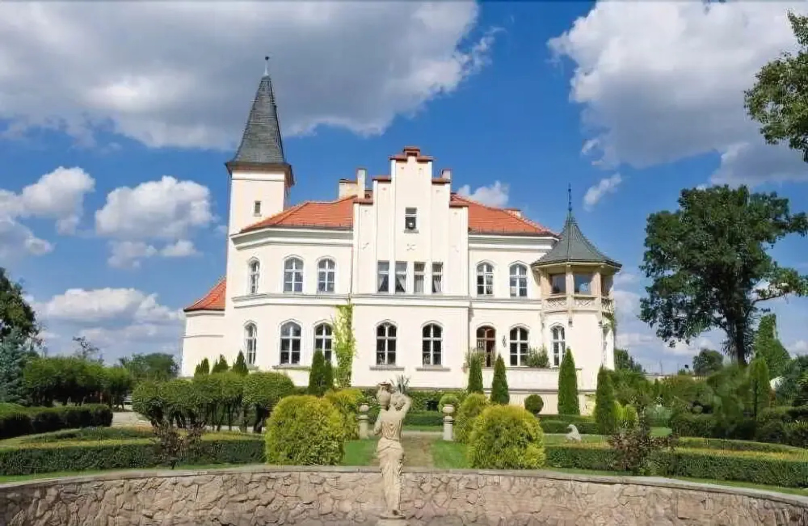 Zespol Palacowo-Parkowy w Dabrowce