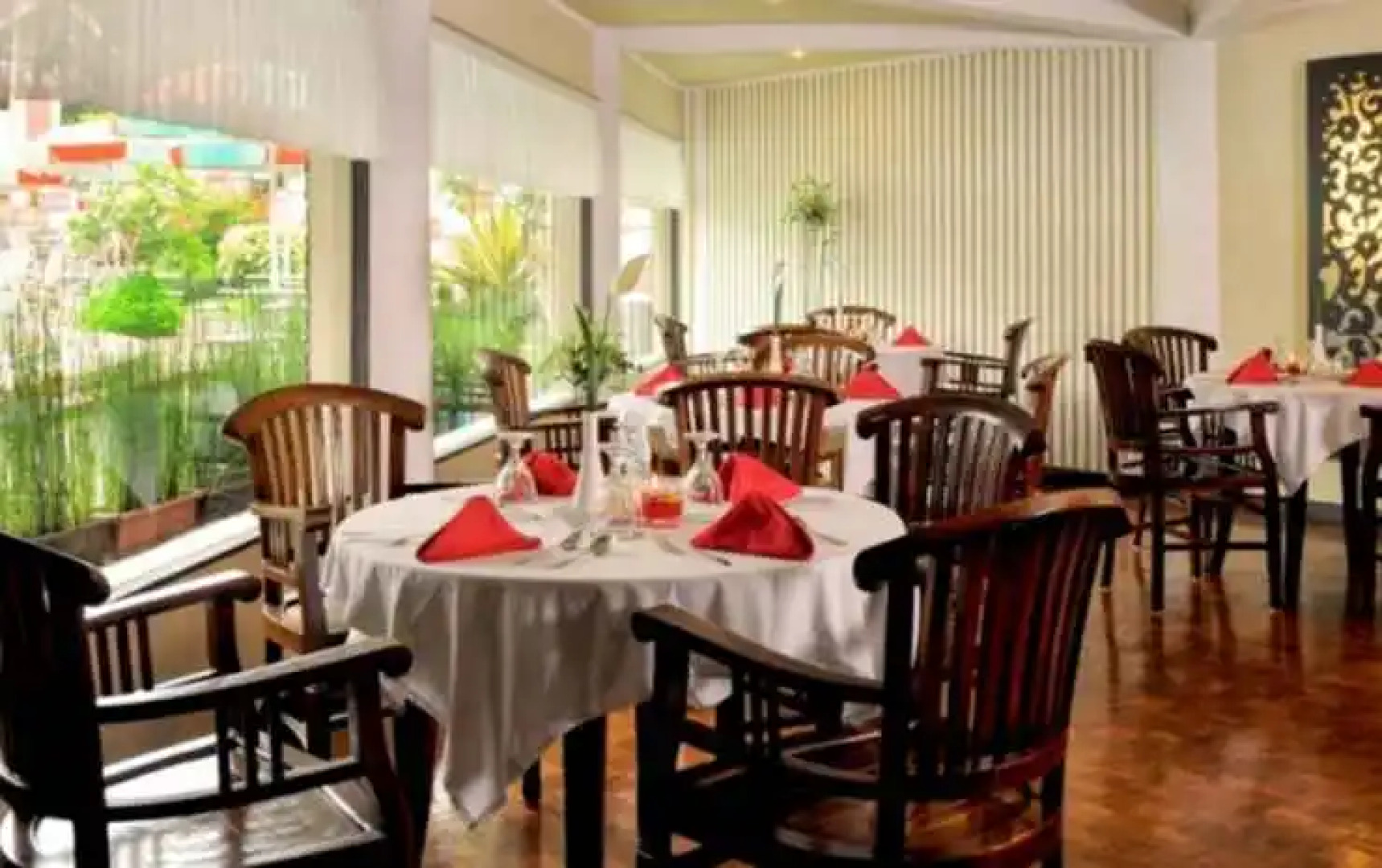 Nuwis Hotel & Convention