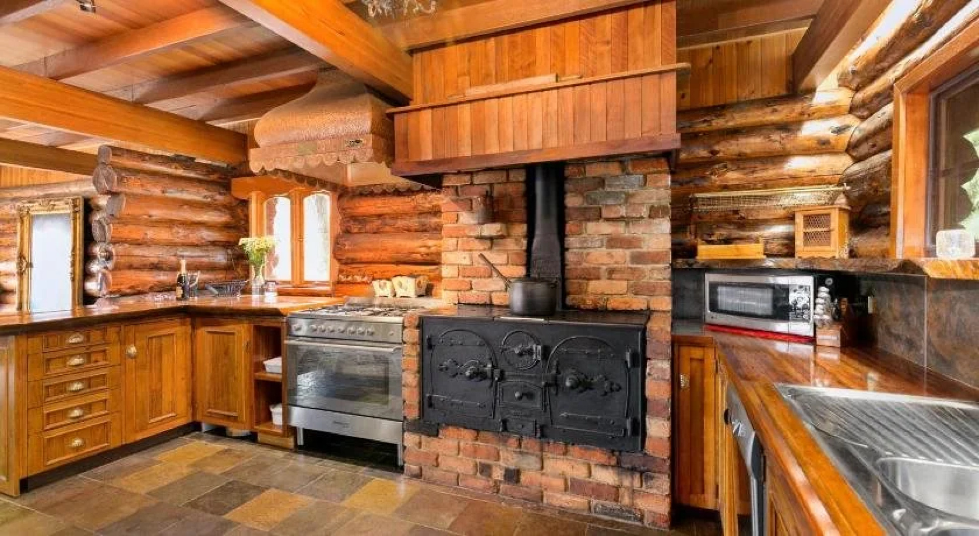 Eagles Nest Luxury Mountain Retreat