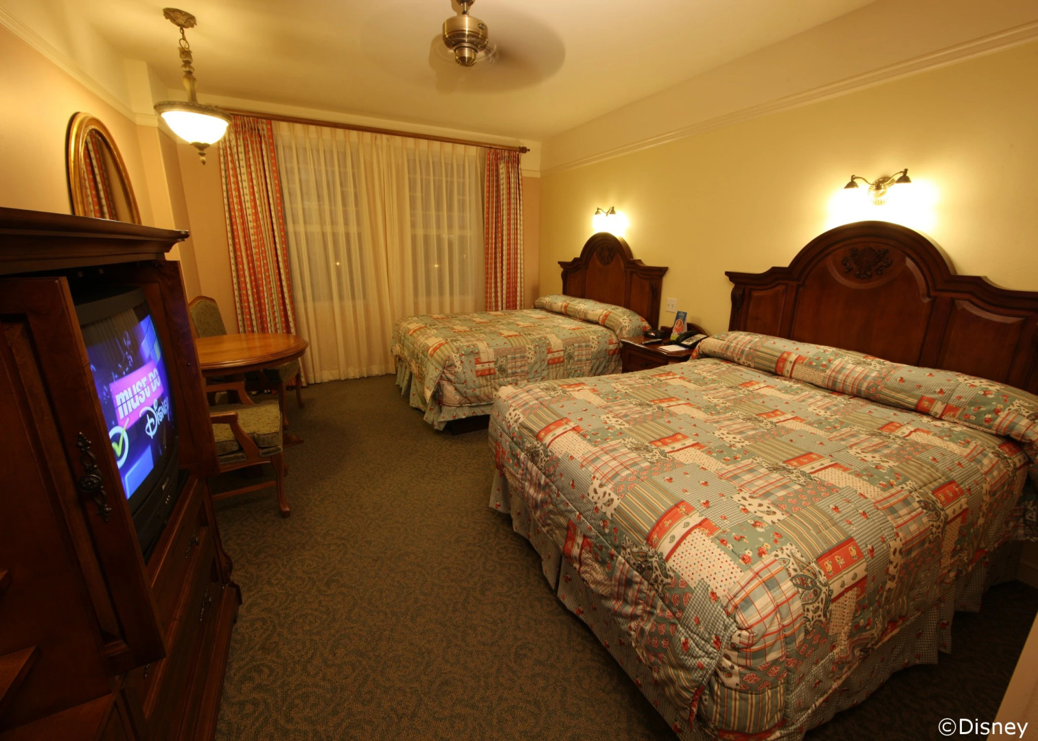 Disney's Saratoga Springs Resort & Spa 