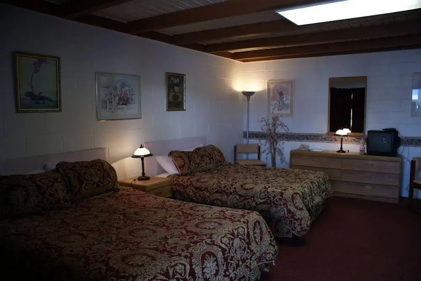 Kootenay Country Inn