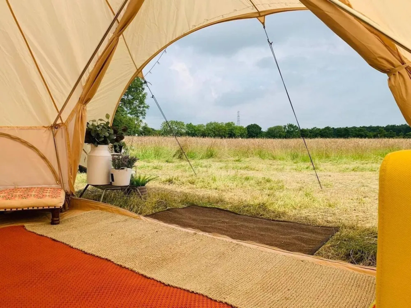 Private Glamping in a Vintage Caravan & Bell Tent
