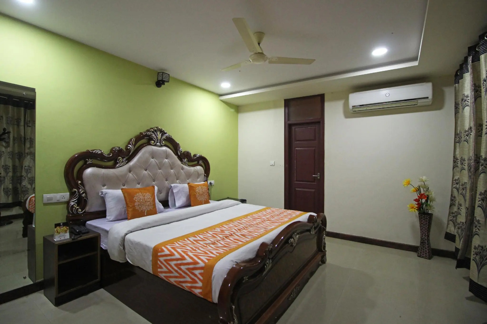 OYO 8496 Hotel SK Regency