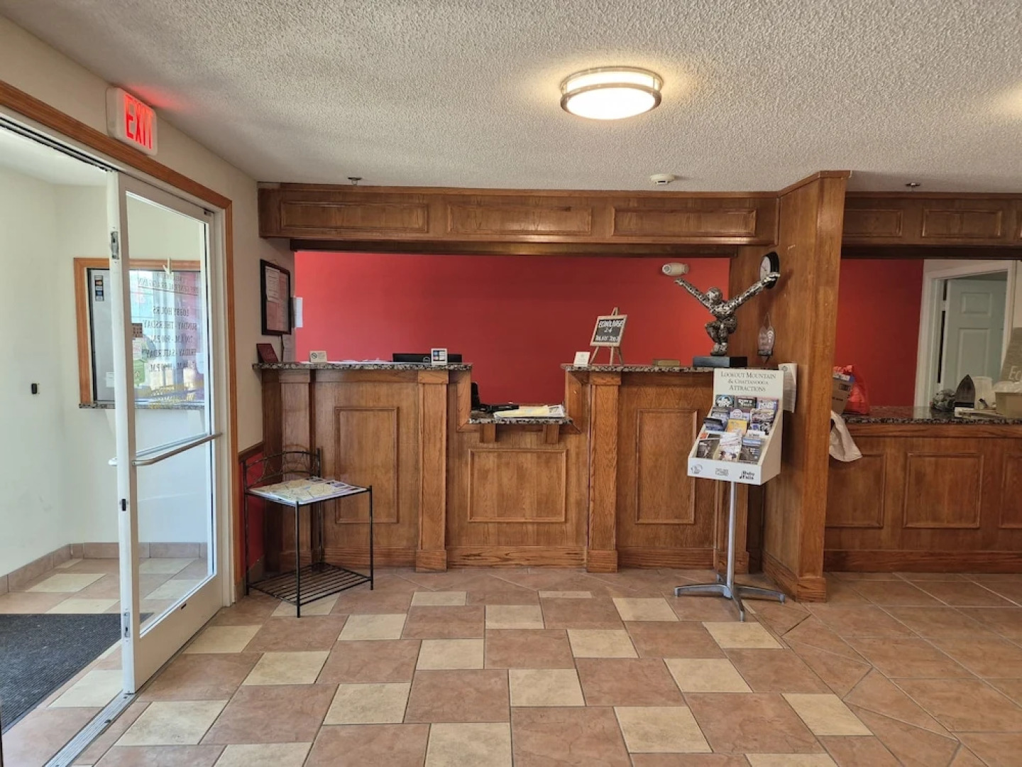 General Bragg Inn & Suites By OYO Chickamauga