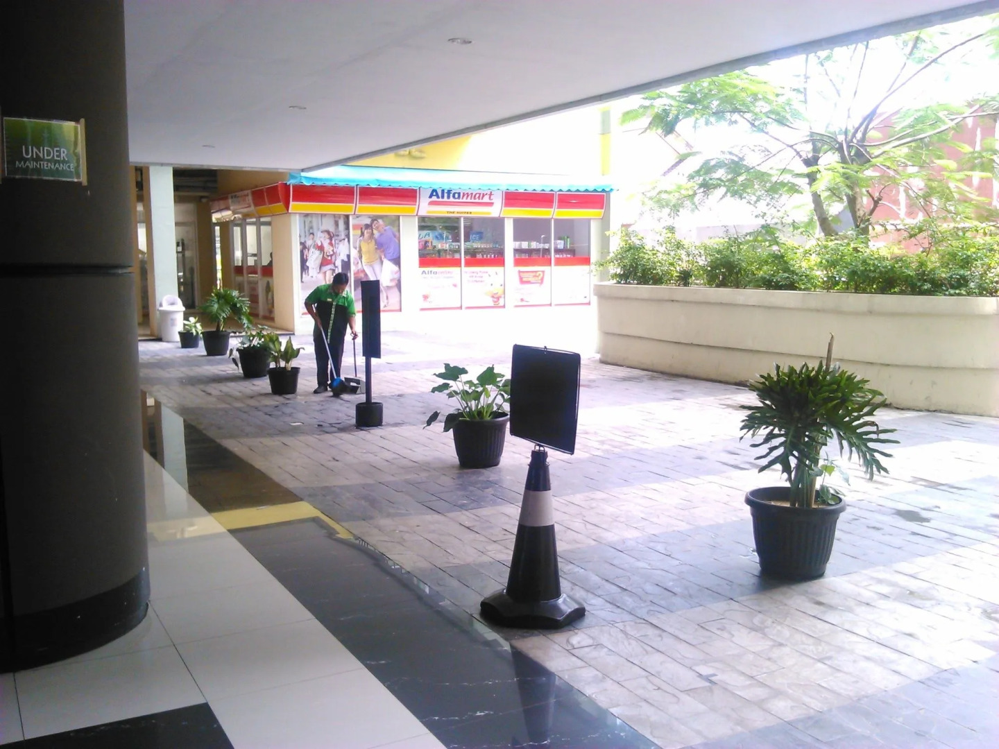 Apartemen The Suites Metro Yudis