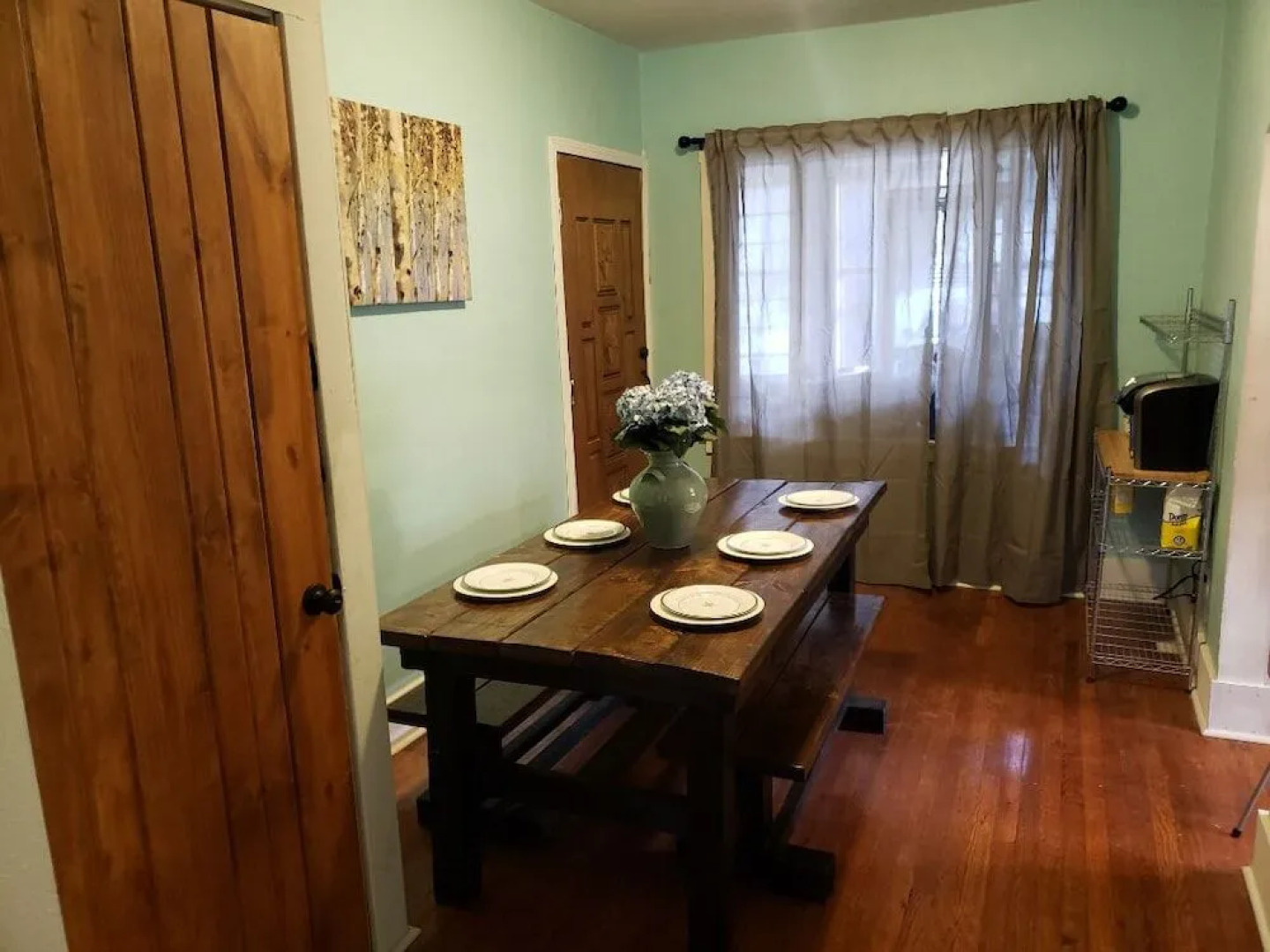 Amazing 5 Bedroom Downtown Ferndale House