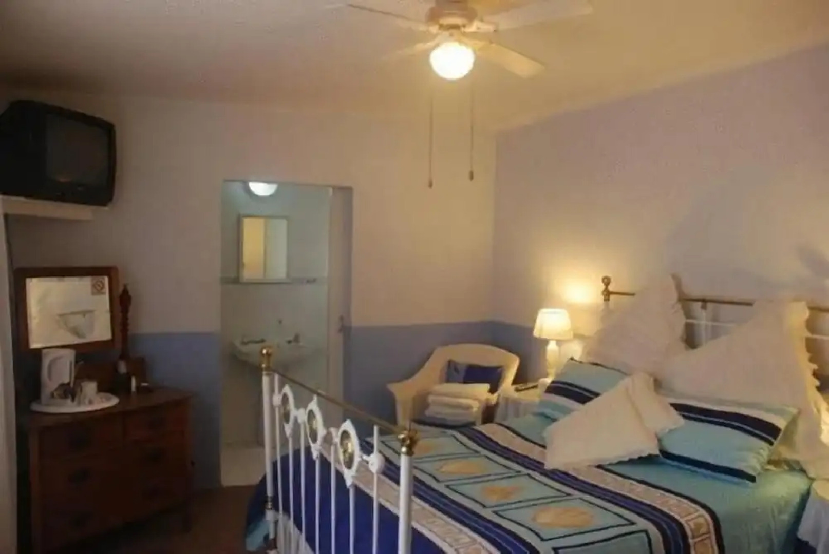 Bluewater Guesthouse