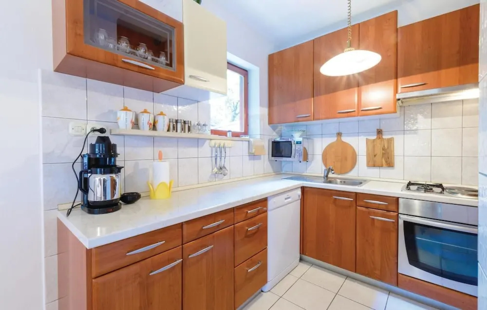 Stunning Home in Mocici With Wifi and 4 Bedrooms