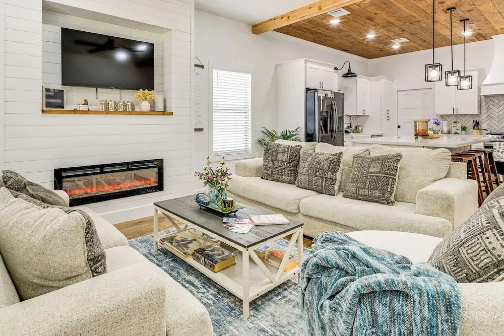 1 Mi to Dtwn Brenham! 'the Bell & Bloom Cottage'