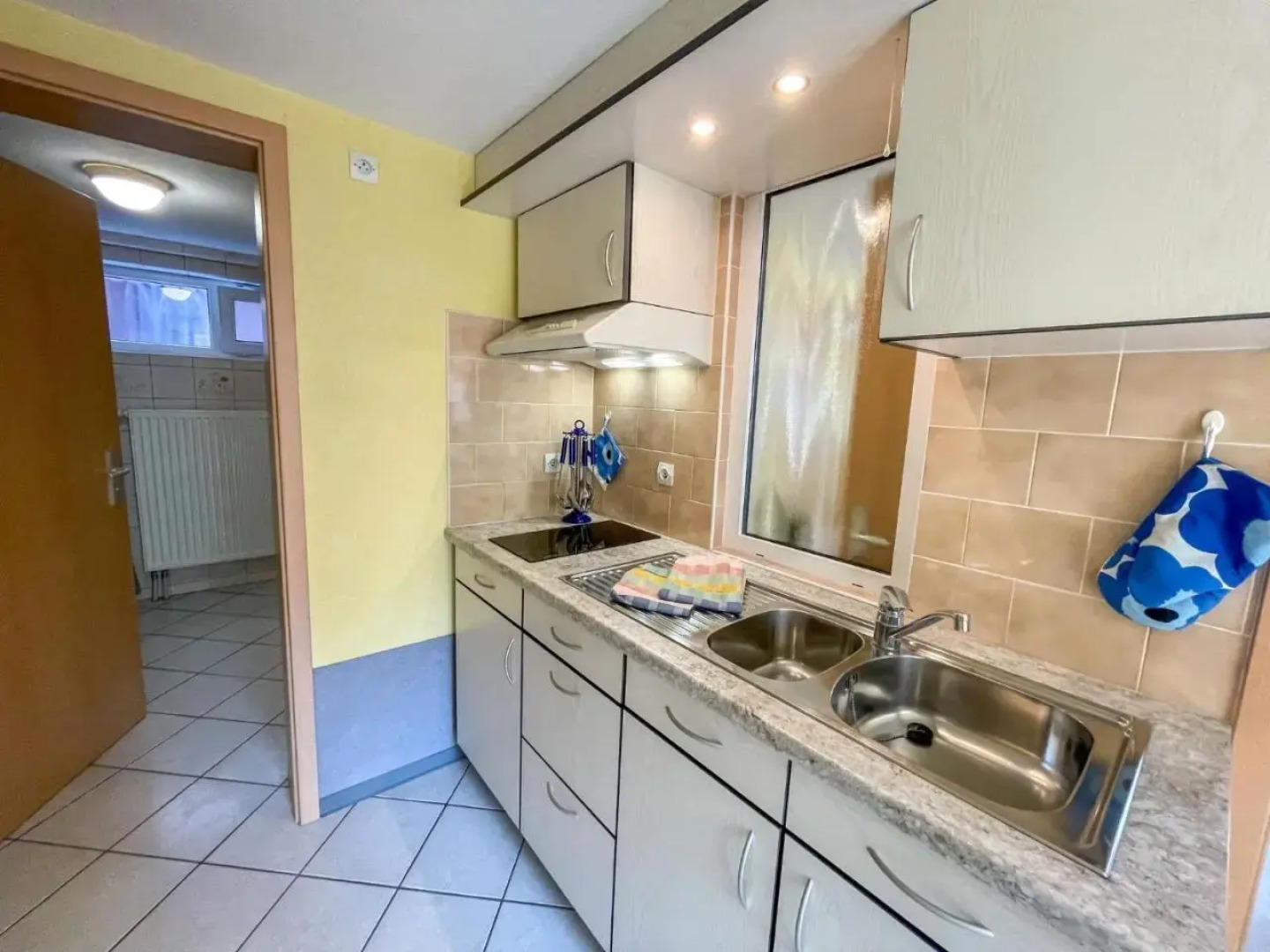 Residence Jaune Et Rose