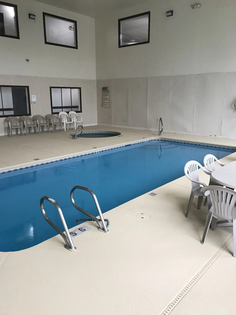 Brentwood Inn & Suites