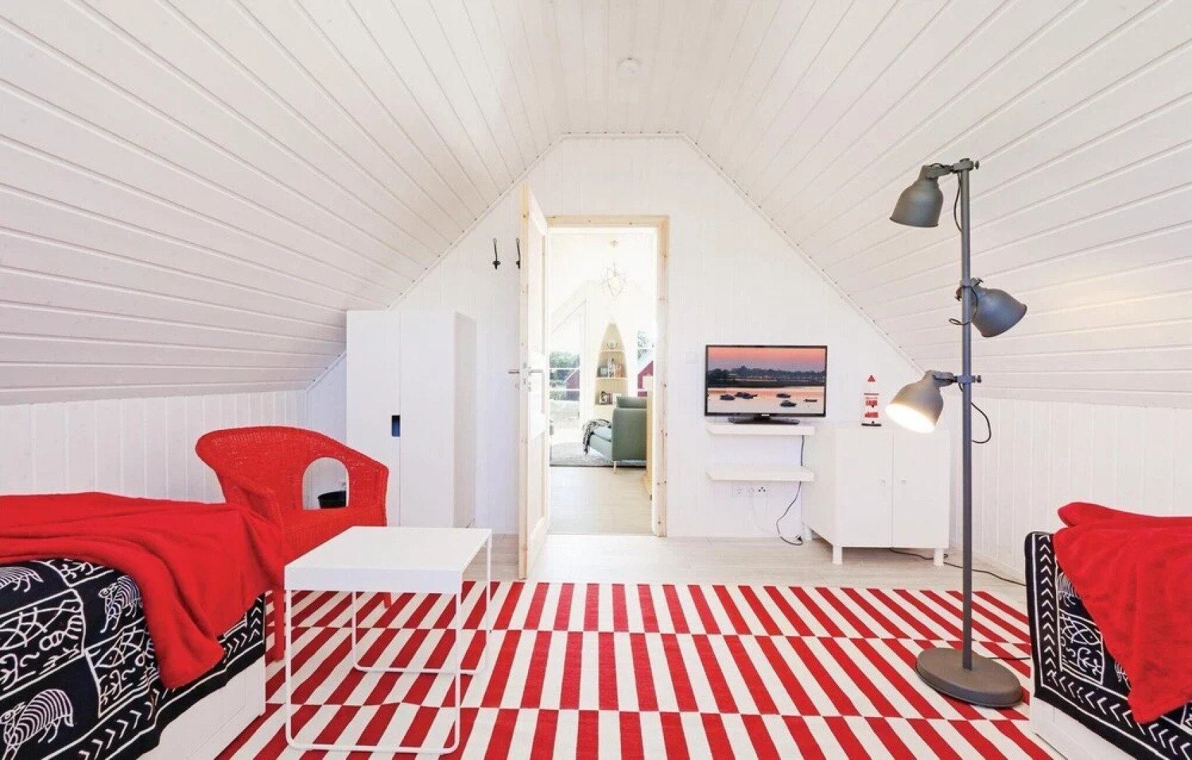 Awesome Home in Zerpenschleuse With 2 Bedrooms and Wifi