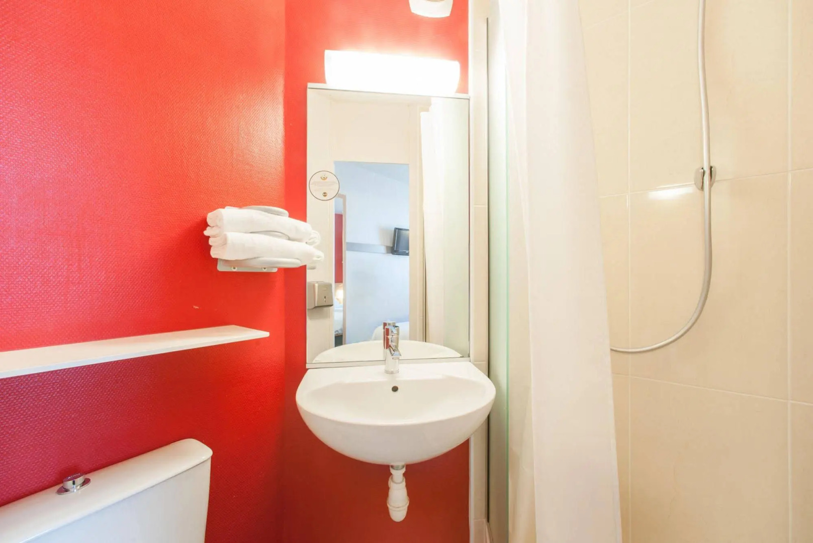 B&B HOTEL LYON St Bonnet Mi-Plaine