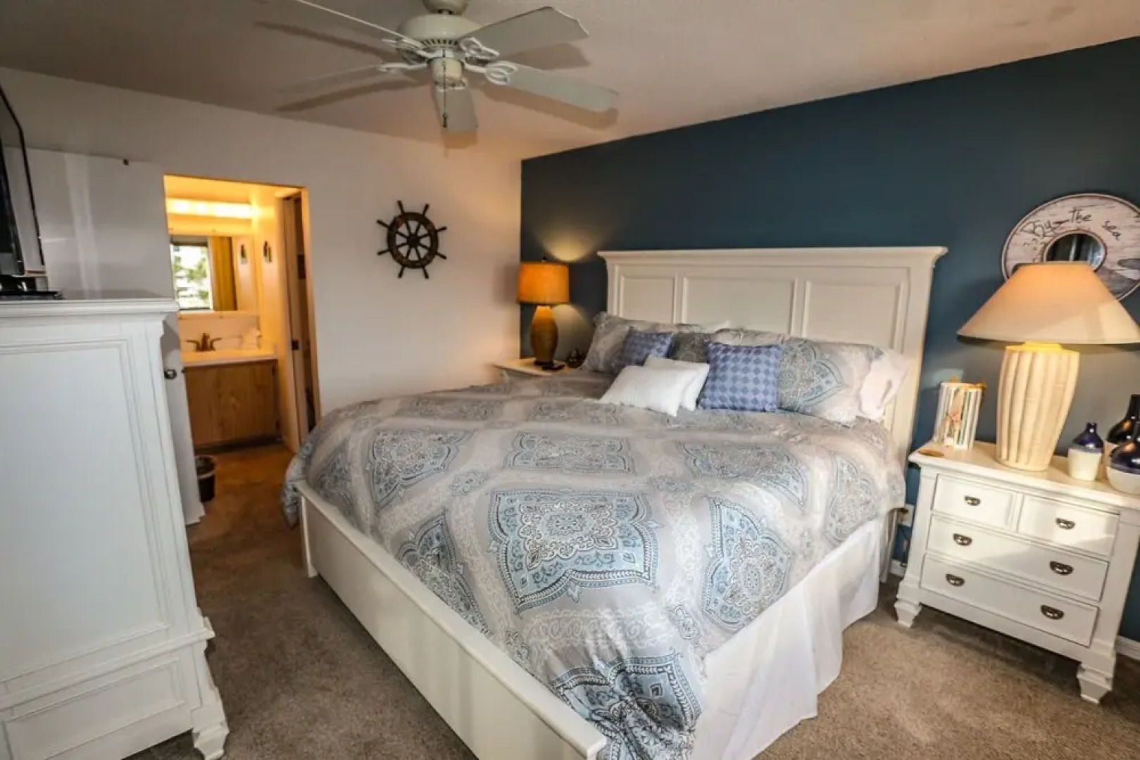 Estero Yacht & Racquet 322