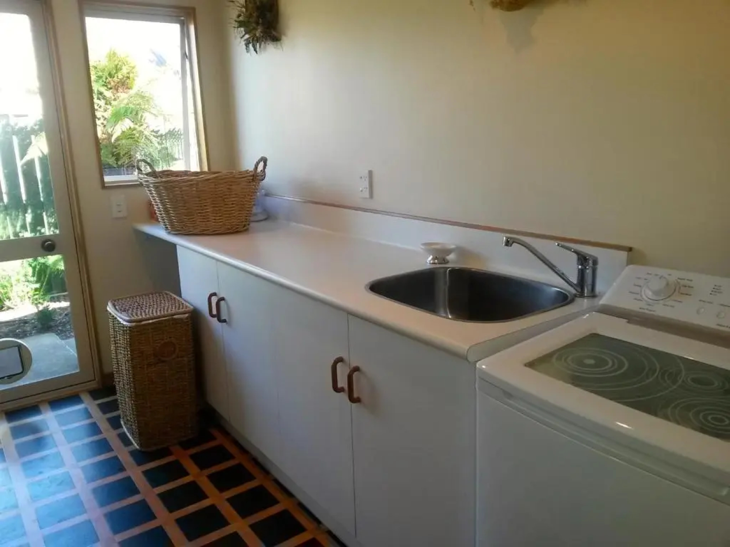 Summer Retreat - Blenheim Holiday Home