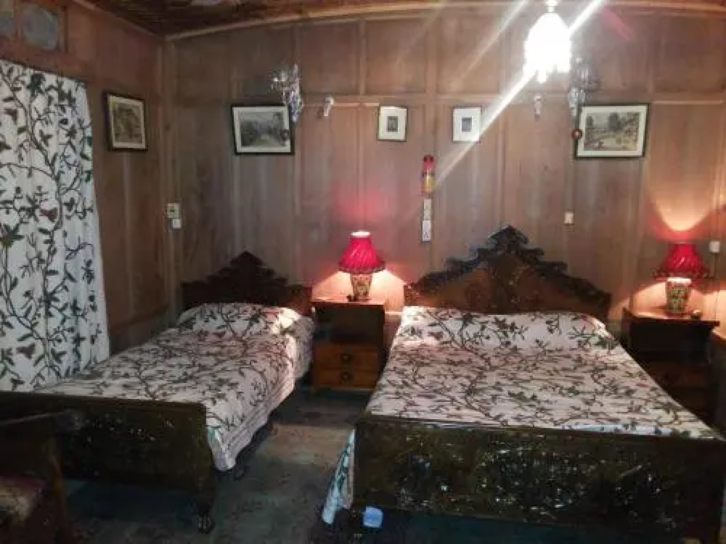 Kings Rose Houseboat