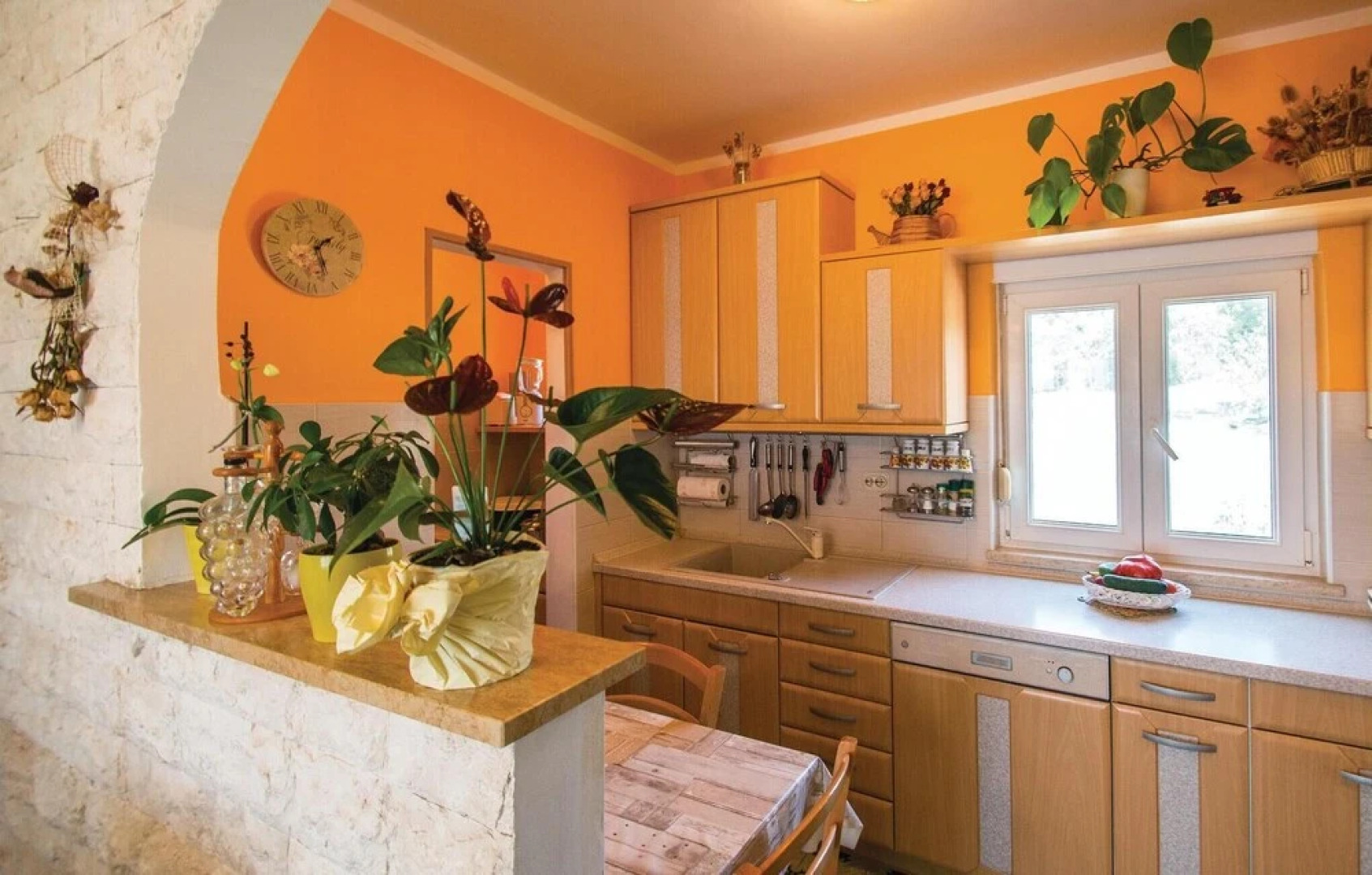 Amazing Home in Sumber With Wifi and 4 Bedrooms