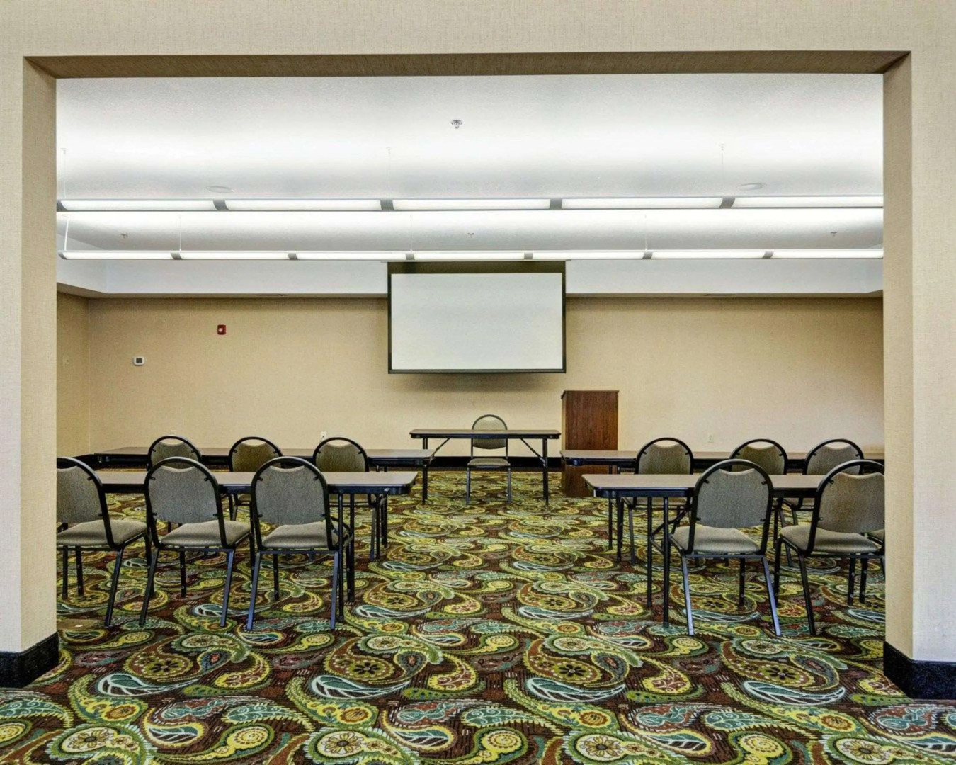 Comfort Suites near Hot Springs Park